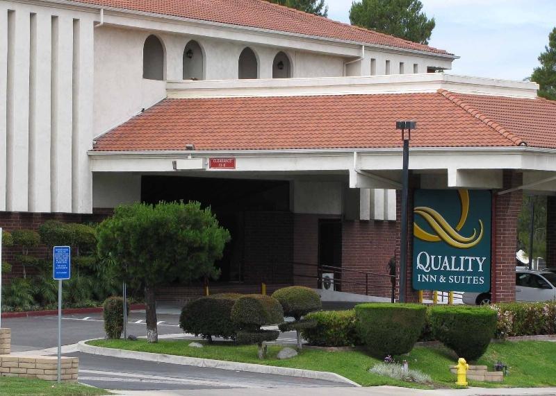 Comfort & Irvine Spectrum Hotel 4*